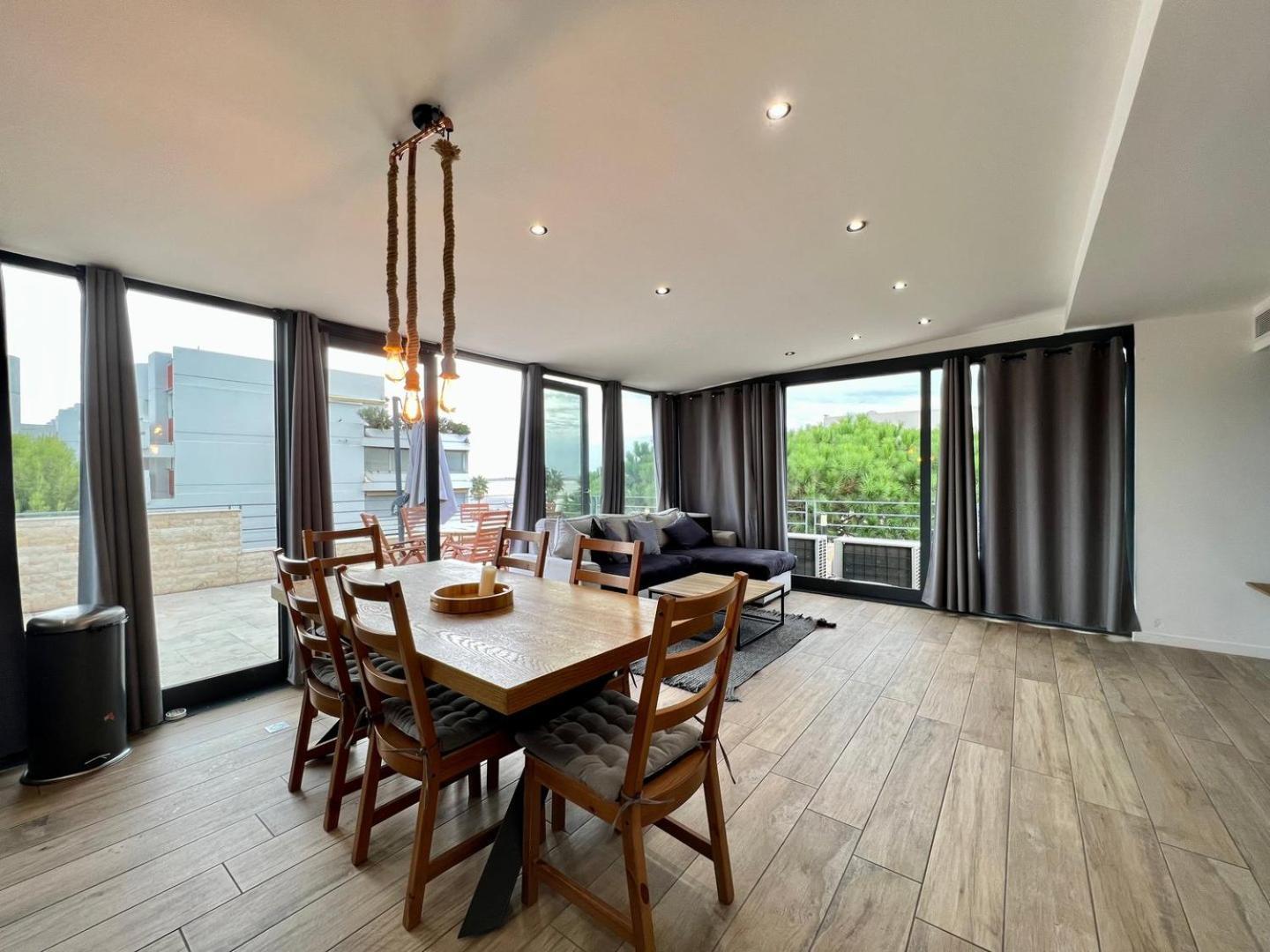 Sea And Mountain Views From Your Rooftop ! Saint-Laurent-du-Var Exterior foto